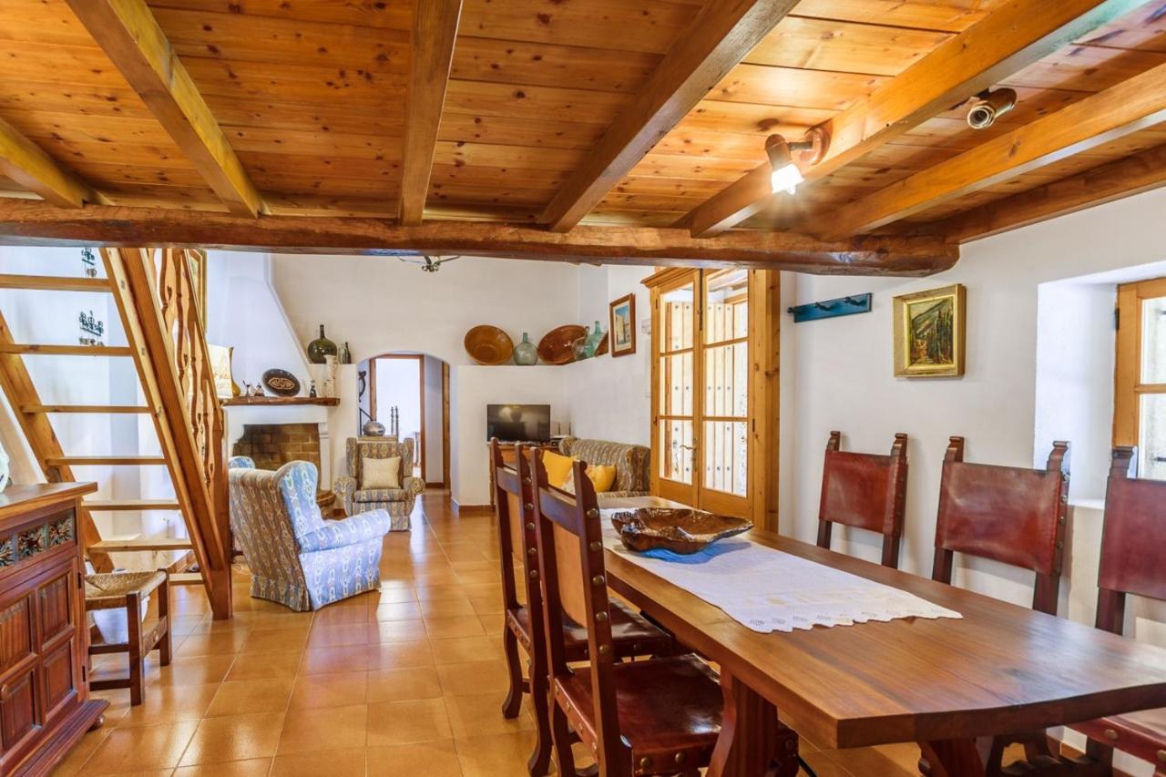 Hébergement de vacances With Private Pool In *